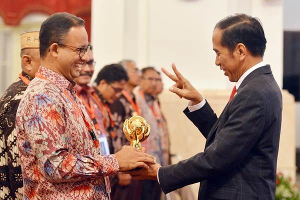  Ekspresi Presiden Jokowi Ketika Bertemu Anies Baswedan