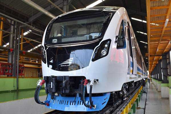  PROYEK KERETA RINGAN : DKI Kebut Fase II, Palembang Uji Coba LRT