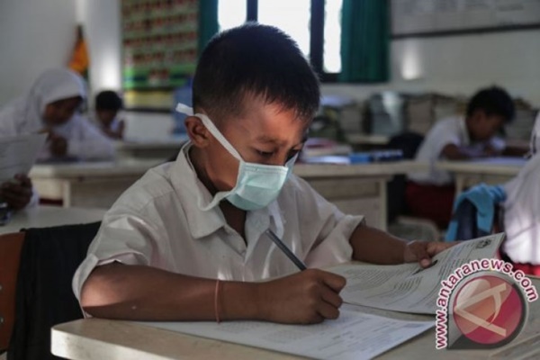  Khawatir Aktivitas Merapi, Puluhan Siswa Bermalam di Sekolah