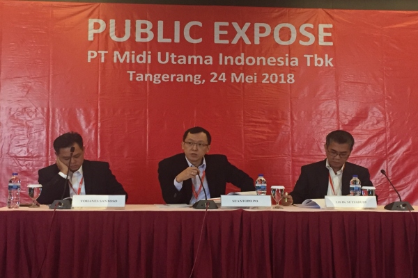 Jajaran direksi PT Midi Utama Indonesia Tbk. (Alfamidi) dalam paparan publik, Kamis (24/5/2018)./Bisnis-Novita S. Simamora