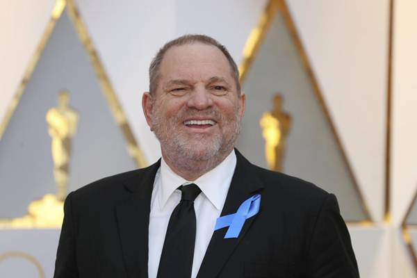  Tersangkut Skandal Pelecehan Seksual, Harvey Weinstein Segera Menyerahkan Diri ke Polisi