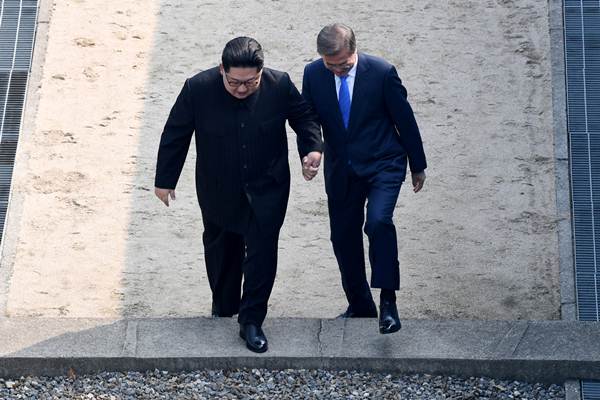  Trump-Kim Jong Un Gagal Bertemu, Koin Sovenir Tetap Laris Manis