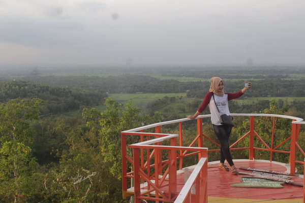  DESTINASI KLATEN, Pesona Senja di Bukit Cinta Menggoda