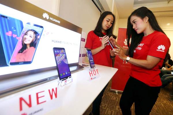  Huawei Buat Smartphone Layar Lipat Saingi Samsung