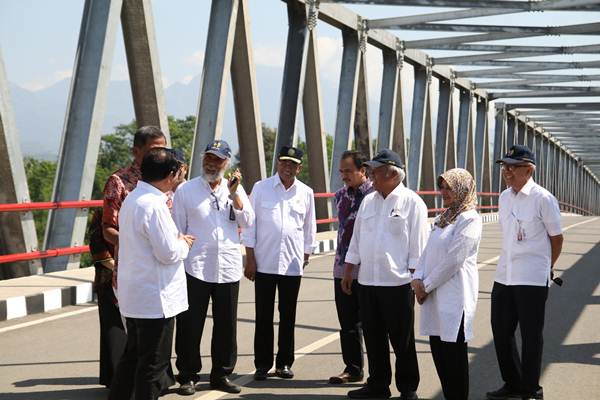  Basuki Hadimuljono Resmikan Jembatan di Kediri