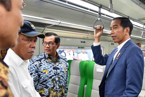  KA BANDARA MINANGKABAU : Tuntas Meski Sempat Tak Prioritas