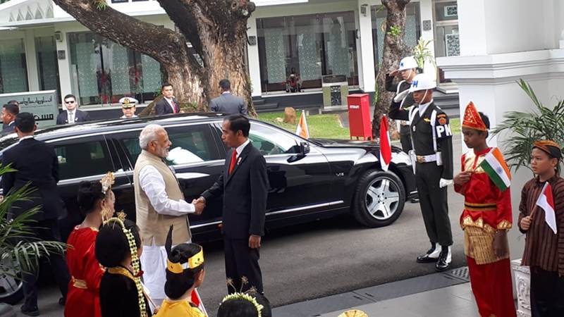  Presiden Jokowi Terima Kedatangan PM India Narendra Modi di Istana Merdeka. Ini Sejumlah Fotonya