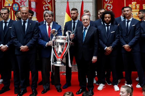  Presiden Real Madrid: Zidane Mundur, Hari Menyedihkan & Tak Terduga