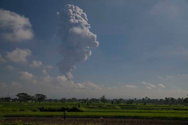  Gunung Merapi Meletus Lagi Malam Ini