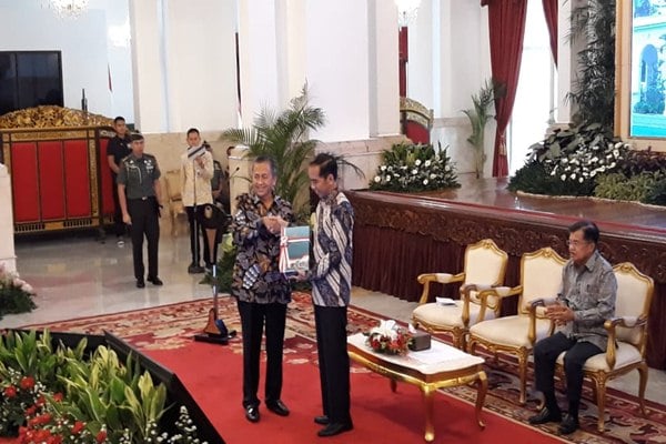  Jokowi Terima Laporan Hasil Pemeriksaan Keuangan Pemerintah dari BPK