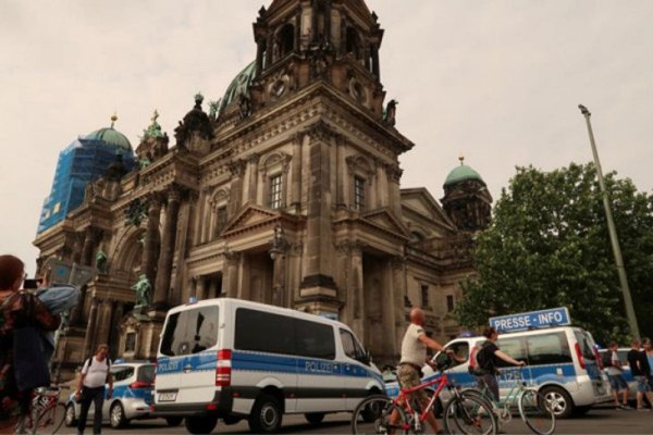  Pria Mengamuk di Katedral Berlin Ditembak Polisi