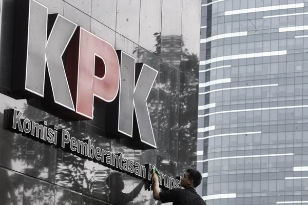  Telusuri Aliran Uang Korupsi e-KTP, KPK Periksa 3 Politikus