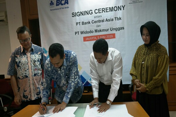  BCA Salurkan KUR Rp10 Miliar kepada Mitra Peternak Ayam PT Widodo Makmur Unggas