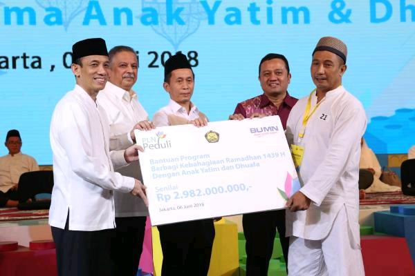  PLN Gelar Buka Puasa Bersama 17.000 Yatim