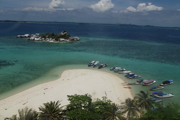 Pulau Lengkuas di Bangka Belitung/Bisnis Indonesia-Syafri Ario