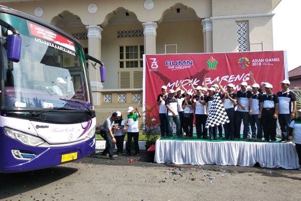  PTPN IV Berangkatkan 1.000 Pemudik dari Medan