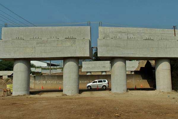  LL-JJB 2018: Pemudik Antusias Lewat Tol Fungsional Brebes - Semarang