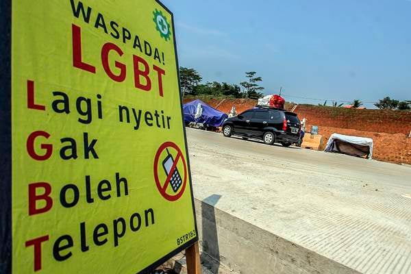  Ada Imbauan LGBT di Jalan Tol Batang-Samarang