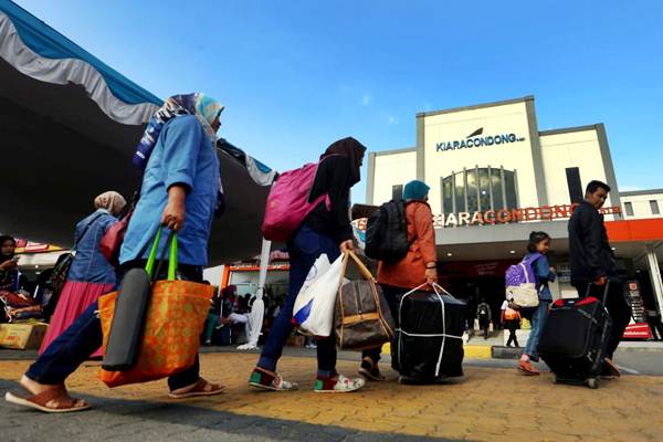  Mudik Lebaran di Stasiun Kiaracondong