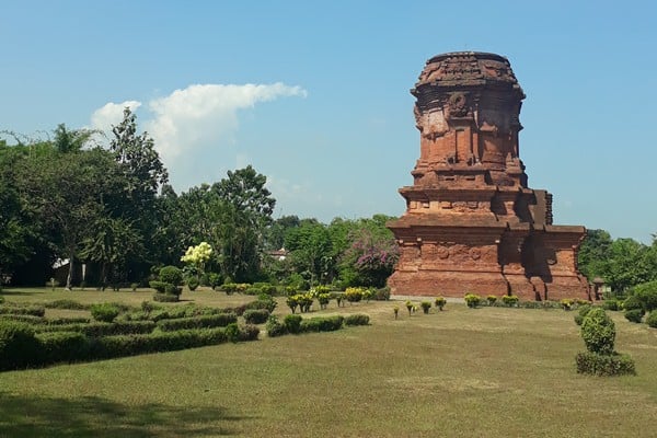  Jelajah Jawa-Bali 2018: Menikmati Pesona Sunyi Candi Jabung Peninggalan Majapahit