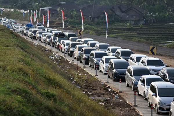  Tersendat di Jalan Tol Fungsional Salatiga-Kartasura