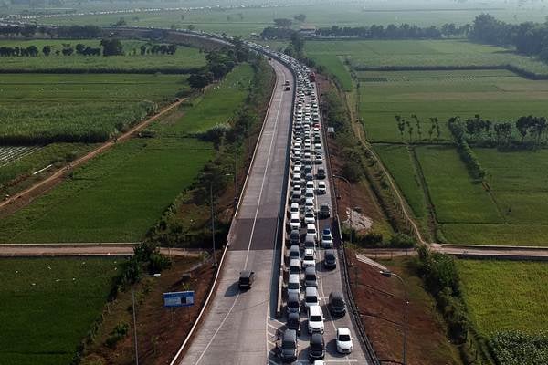  Kemacetan Panjang di Exit Tol Jombang-Mojokerto