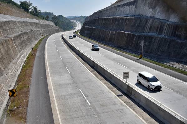  Jalan Tol Semarang-Salatiga Lancar