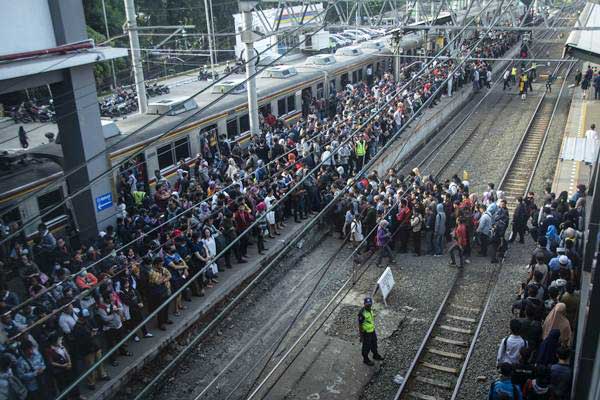  ARUS MUDIK: Diprediksi Hari Ini Puncak Kepadatan di Daop 6 Yogya