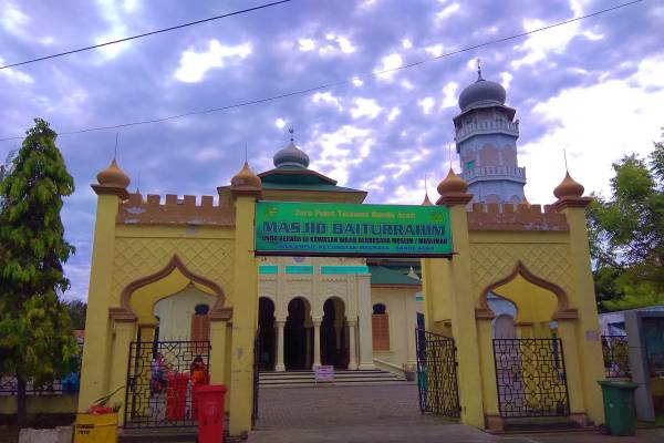  Melihat Kondisi Masjid di Tepi Samudra Hindia yang Selamat dari Terjangan Tsunami Aceh