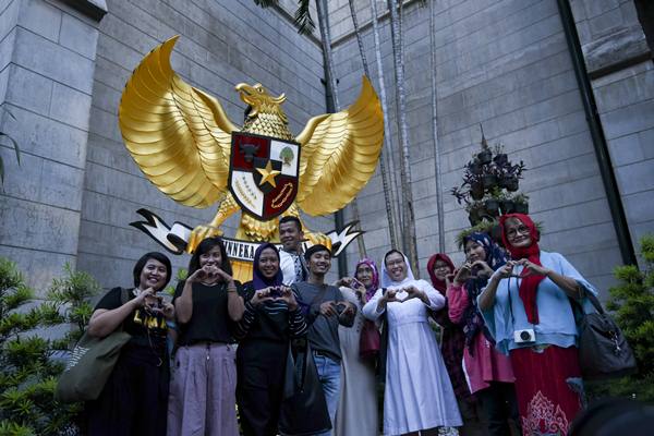  Gereja Katedral Sediakan Tempat Parkir untuk Muslim