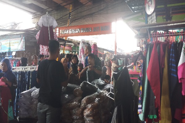  Lebaran H+2, Pasar Tanah Abang Tetap Ramai