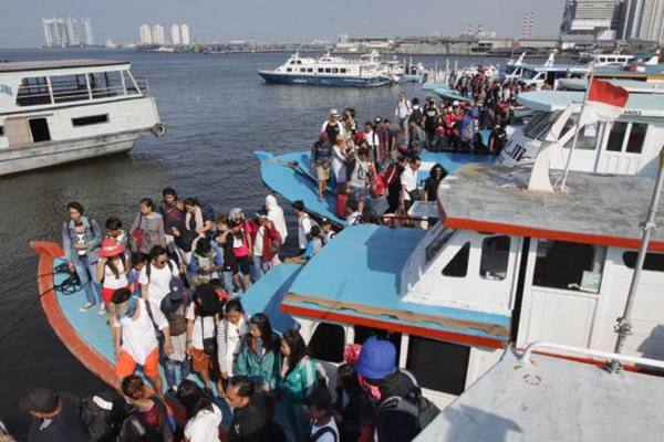  Dirjen Hubla Pantau Langsung Pengawasan Keselamatan Pelayaran di Dermaga Kali Adem