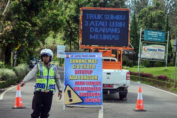  ARUS BALIK LEBARAN 2018: Polres Cianjur Berlakukan Satu Arah menuju Bogor
