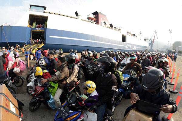  Arus Balik Lebaran, Kemenhub Lepas 407 Sepeda Motor Pemudik Dengan Kapal Laut Ke Jakarta  