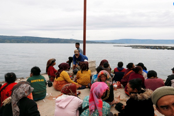  KAPAL TENGGELAM DANAU TOBA: Satu Keluarga Diduga Jadi Korban