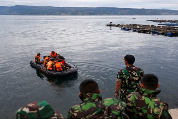  KAPAL TENGGELAM DANAU TOBA: Kedalaman 460 Meter Jadi Kendala Pencarian Korban