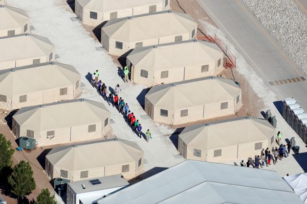 AS Sediakan 20.000 Tempat Tidur Bagi Anak Imigran
