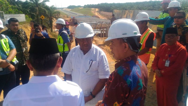  Tinjau Proyek Tol, Plt Gubernur Riau Bahas Kendala Pembebasan Lahan