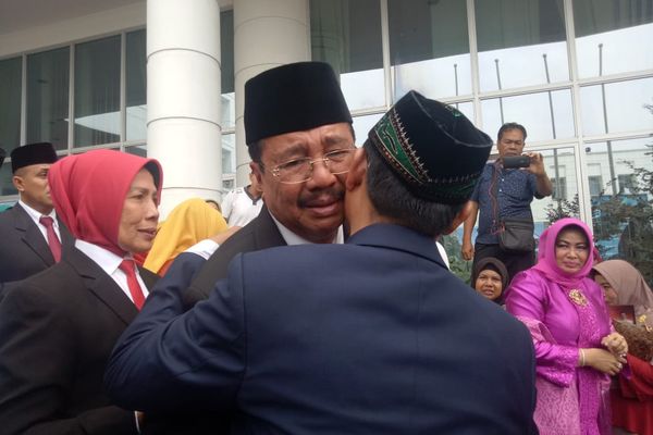  Gubernur Tengku Erry Nuradi Akhiri Masa Jabatan. Begini Keharuan yang Terekam