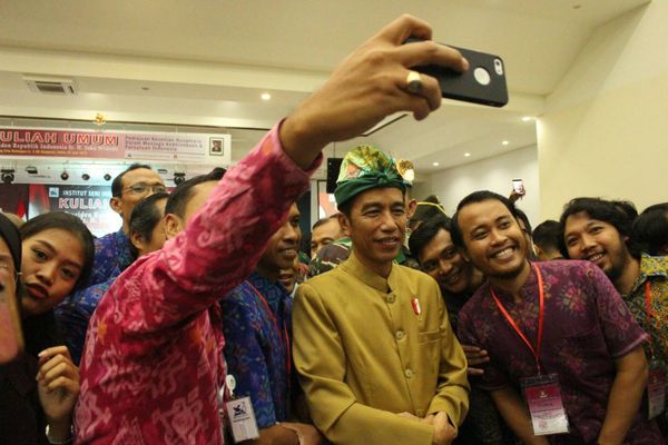  Jokowi Jadi Presiden Indonesia Kedua yang Kunjungi Sekolah Tinggi Seni