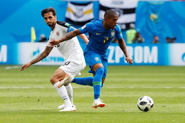 PIALA DUNIA 2018: Brasil vs Serbia, Douglas Costa Absen