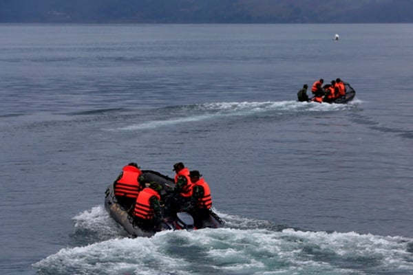  KAPAL TENGGELAM DANAU TOBA: Diduga Lokasi di Kedalaman 450 Meter, Petugas Kerahkan Drone Bawah Air