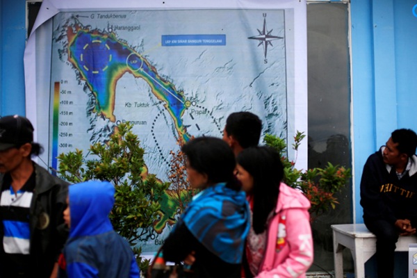  KAPAL TENGGELAM DANAU TOBA: Basarnas Libatkan Nelayan Cari Korban 