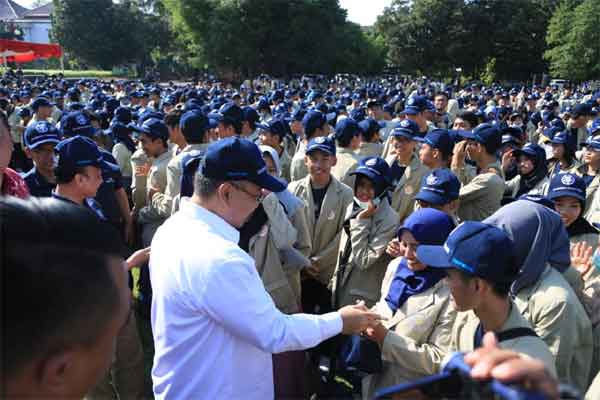  Lepas Mahasiswa KKN UGM, Mendes Minta Lihat Peluang Usaha di Desa