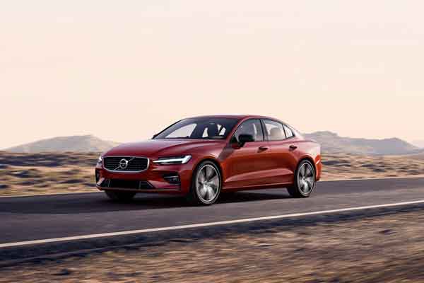  Volvo Cars Luncurkan Sedan Sport S60, Mobil Volvo Pertama Dibuat di AS