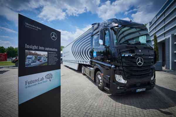  FutureLab@Mercedes-Benz Trucks: Sistem Penggerak Otomatis Akan Masuk Seri Produksi