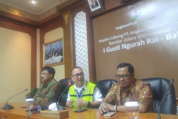  276 Penerbangan dari Ngurah Rai Dibatalkan. 261 Penumpang Alih Moda Transportasi