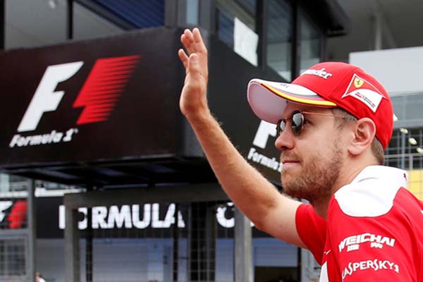 Hambat Pebalap Renault, Vettel Kena Hukuman Start di Austria