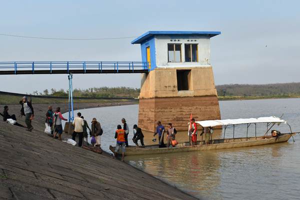  Air Waduk Dawuhan Menyusut