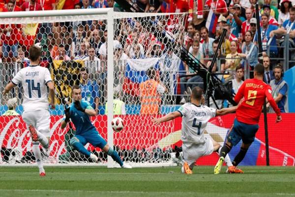  Pertahanan Rapat Rusia Sukses Bikin Lini Serang Spanyol Mandul